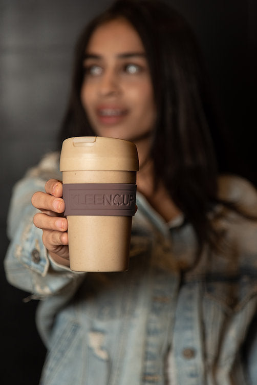 Sustainable bamboo coffee mug with lids and non-slip silicone bands