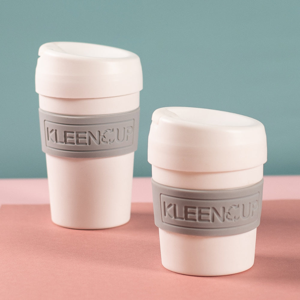 Sustainable coffee mugs with lids and non-slip silicone bands