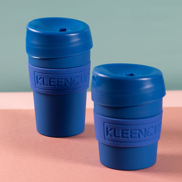 Sustainable coffee mugs with lids and non-slip silicone bands